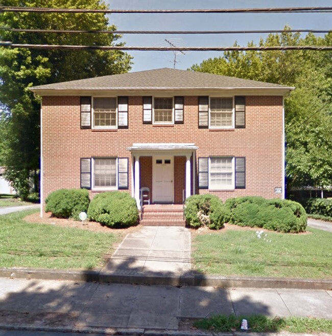 Building Photo - 1194 W 4th St