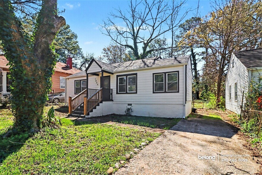 Building Photo - 1866 Thompson Ave