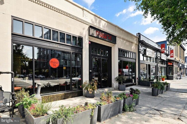 Building Photo - 1343 Q St NW