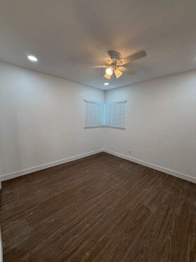 Building Photo - Garden Grove Home