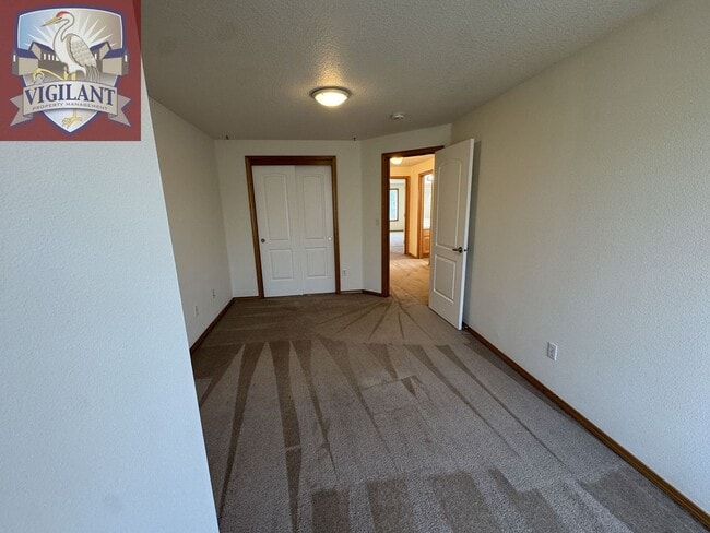 Building Photo - 1614 N Falcon Dr