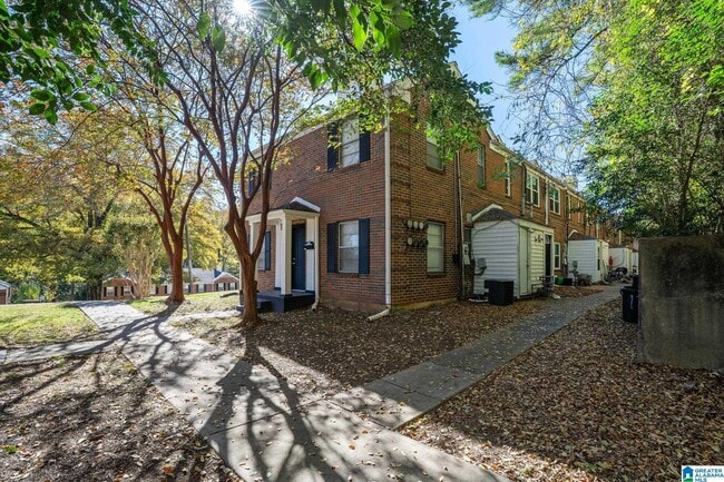 Building Photo - 1710 Valley Ave