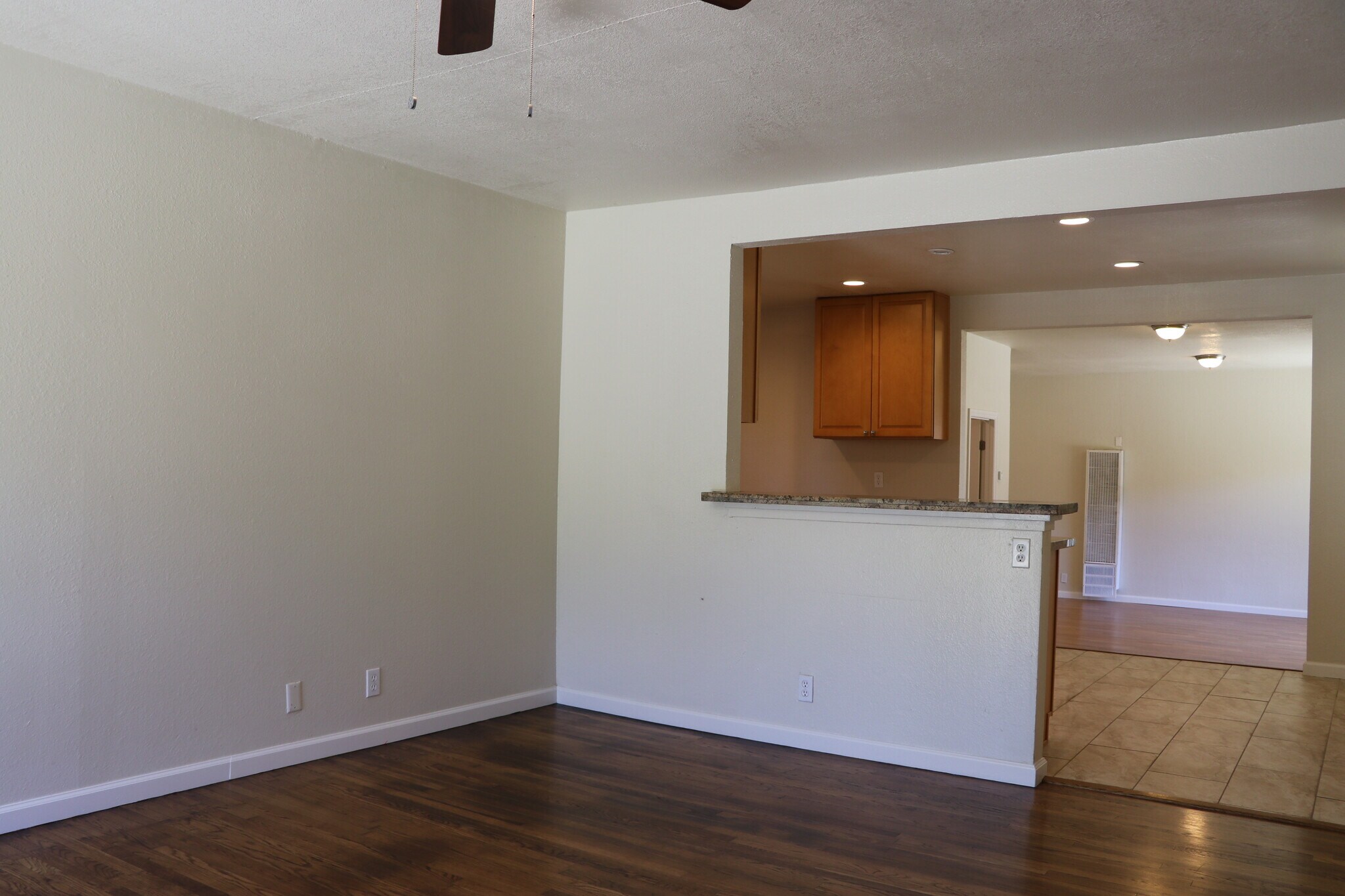 Building Photo - 335 Rollingwood Dr