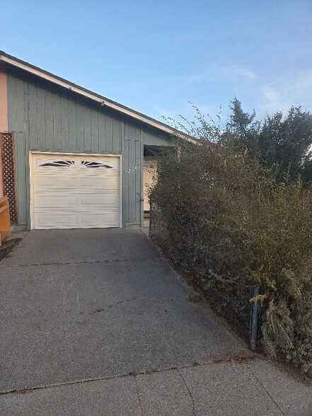 Primary Photo - 13840 Mt Babcock St