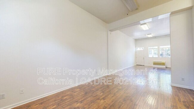 Building Photo - 154 Railroad Ave