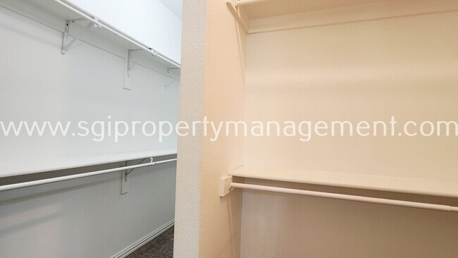 Building Photo - 678 S Charles St