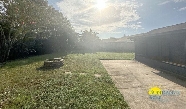 Building Photo - Gorgeous3 Bedroom Home in Mary Esther!