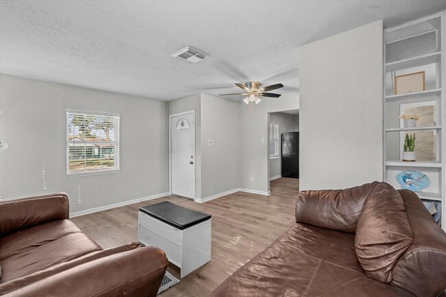 Building Photo - 5107 Dickens Rd