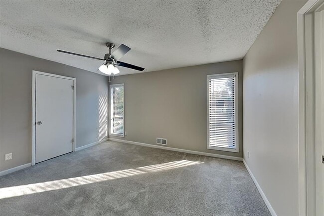 Building Photo - 3296 Timber Bluff Dr NE