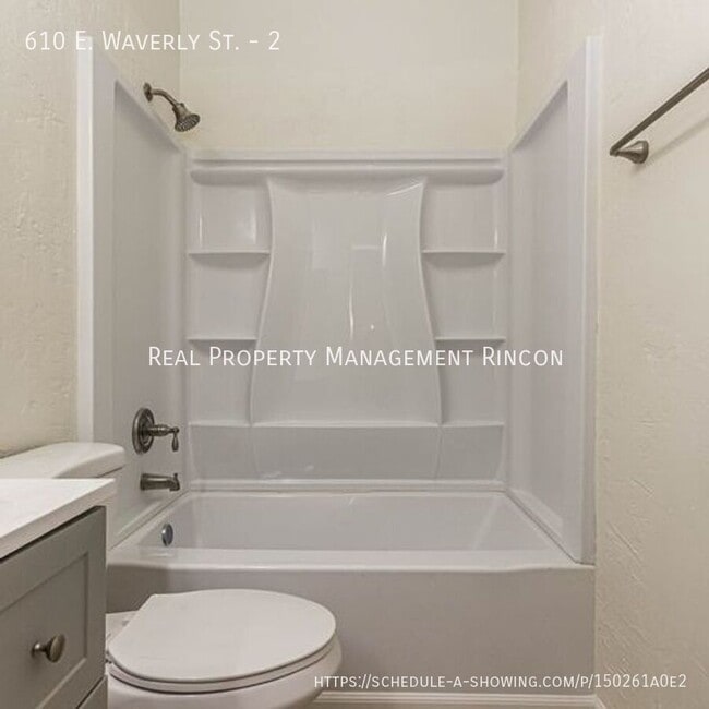 Building Photo - 610 E Waverly St