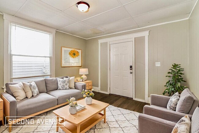 Building Photo - 2114 Greenwood Ave