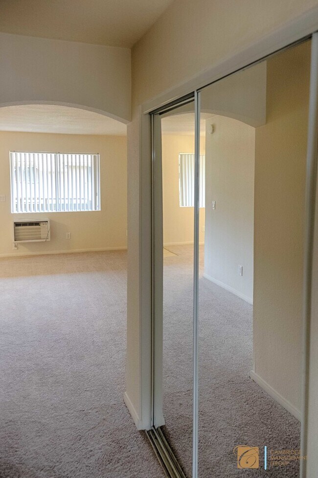 Building Photo - Charming Upgraded Condo in Escondido, pets...