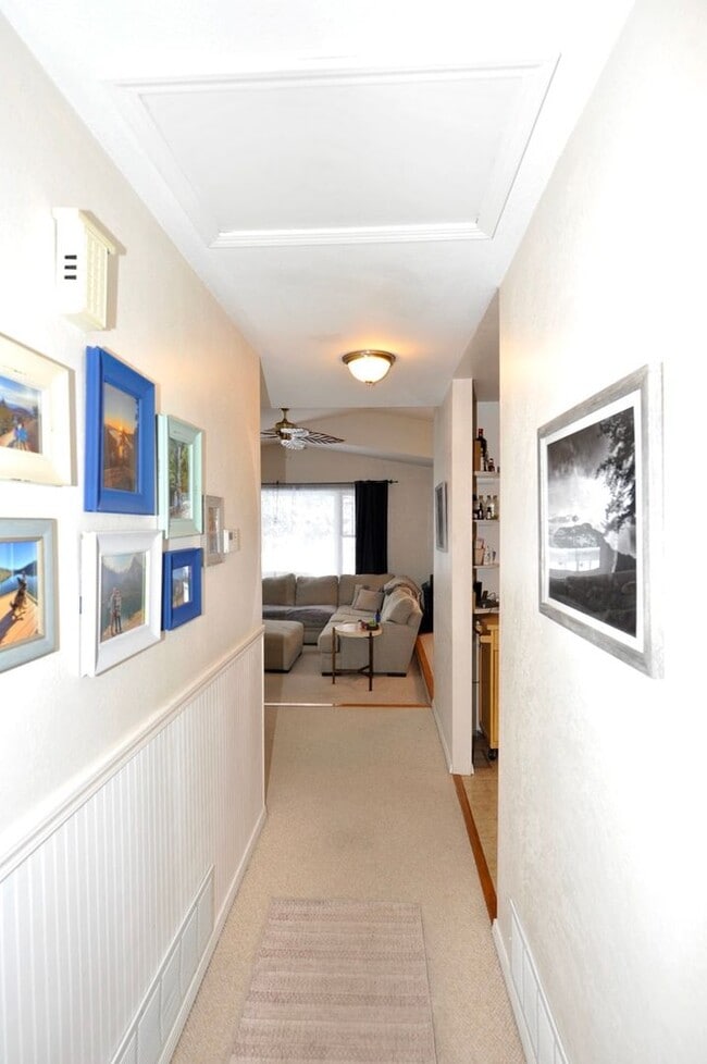 Building Photo - Fairway Golf Course 3 bed 3 bath with basement