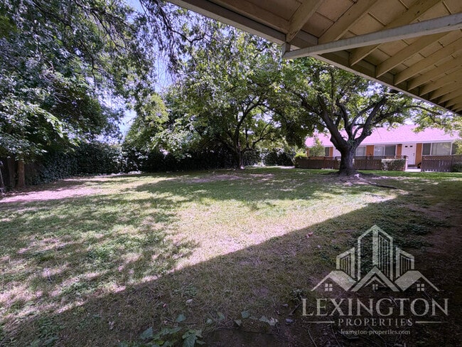 Building Photo - Gorgeous, 2BD/1BA, Condo in the Villaggio Community off Madison Ave. and Auburn Blvd.!