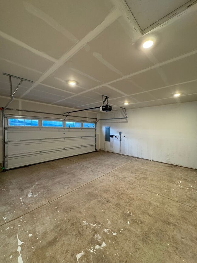 Building Photo - Brand-New 3-Bed Home with 2-Car Garage