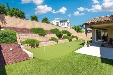 Building Photo - Elegantly Crafted & Tantalizingly Spacious...