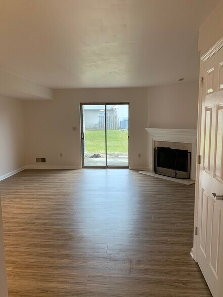 Building Photo - 158 Melrose Ln