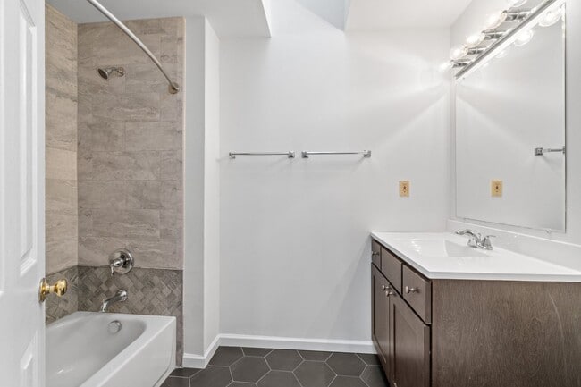 Building Photo - Must see in Eastport!