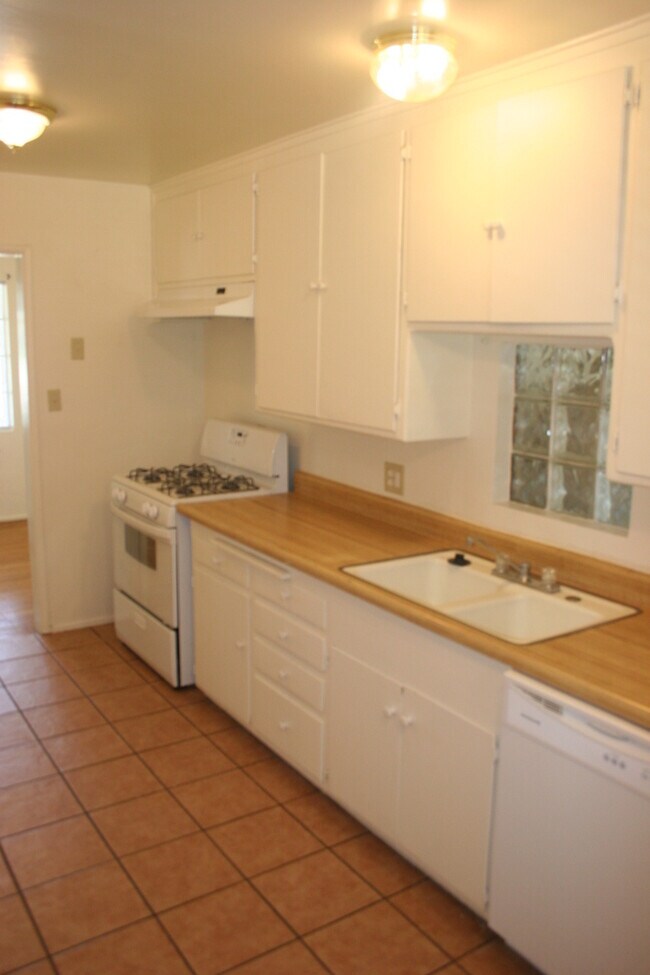 Building Photo - 3413 Elcia Dr