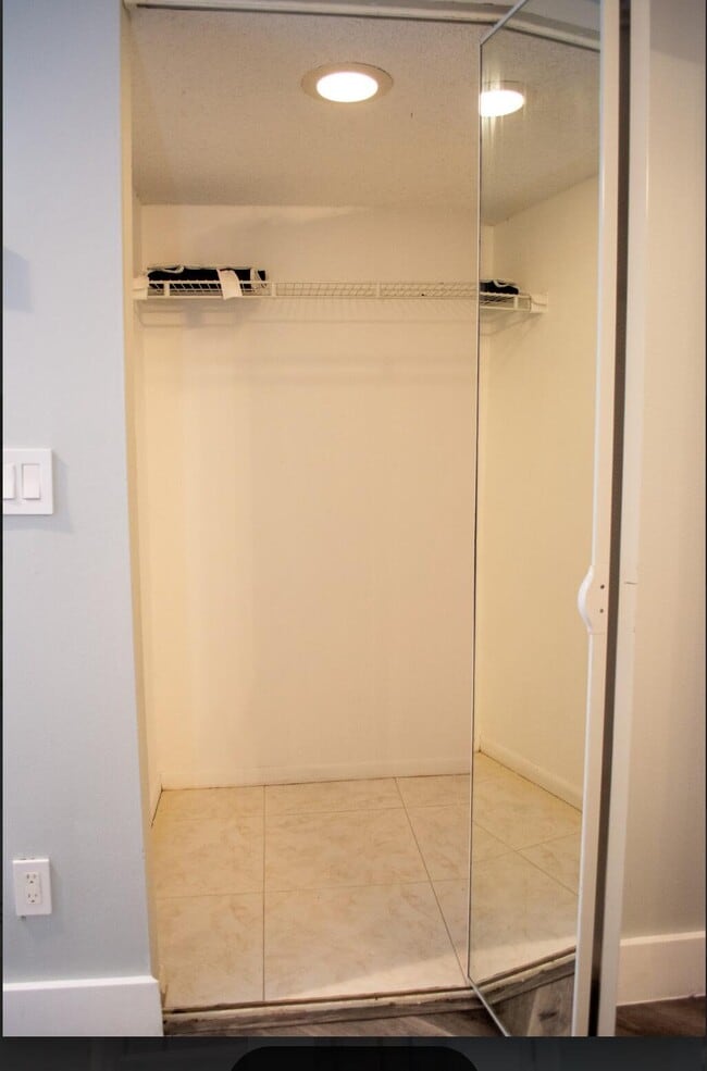 Building Photo - 992 NW 93rd Ave