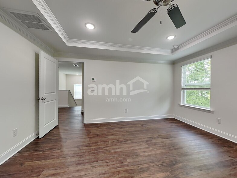 Building Photo - 14026 Belle Mont Dr