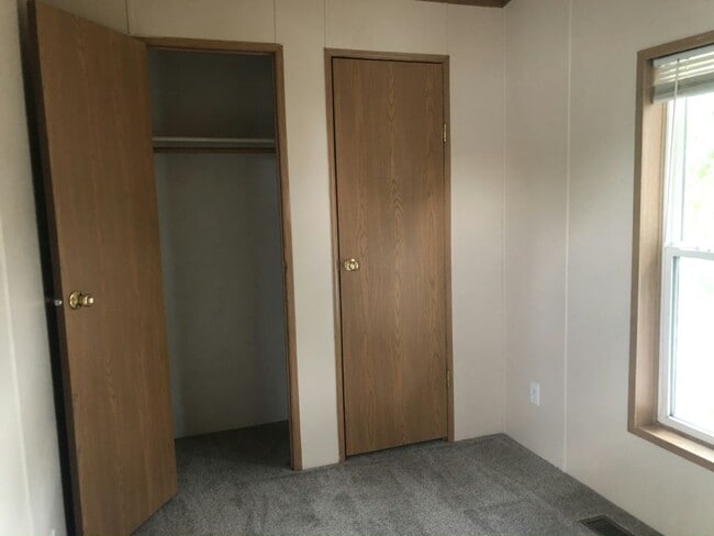 Building Photo - 1801 W 92nd Ave