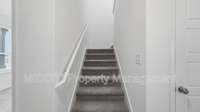 Building Photo - 966 Bluegrass Pt