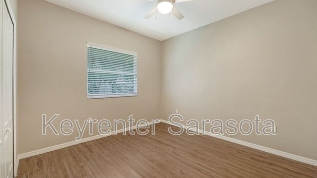 Building Photo - 4010 Green Tree Ave
