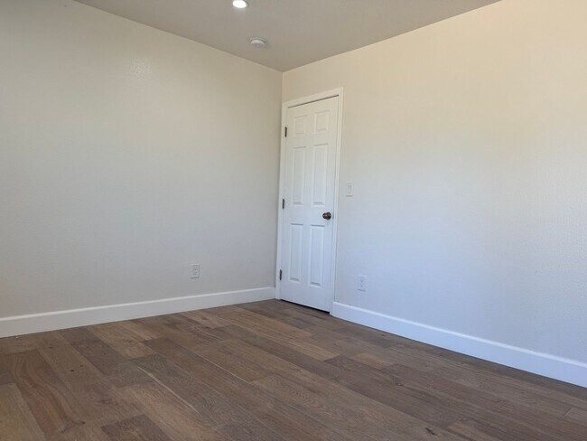 Building Photo - 3815 Elwin Ln