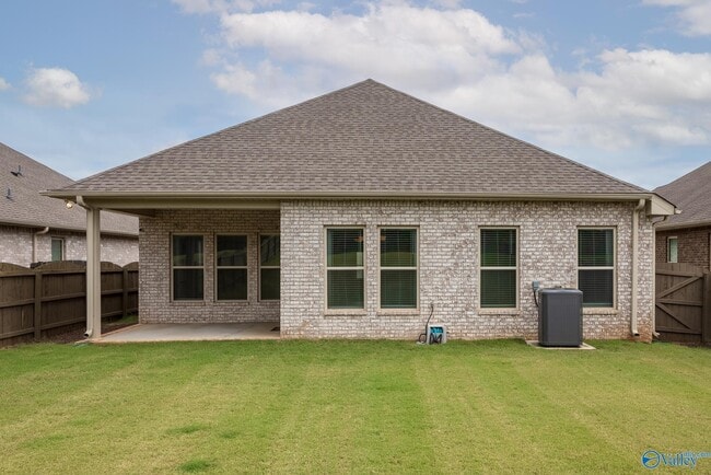 Building Photo - 122 Princewater Dr