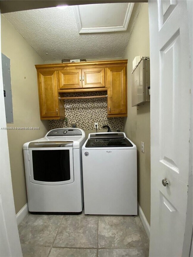 Building Photo - 14343 SW 115th Terrace