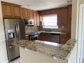 Building Photo - 88 Capri B