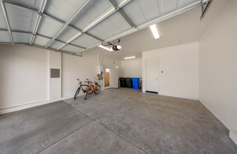 Building Photo - 2522 Amur Ave