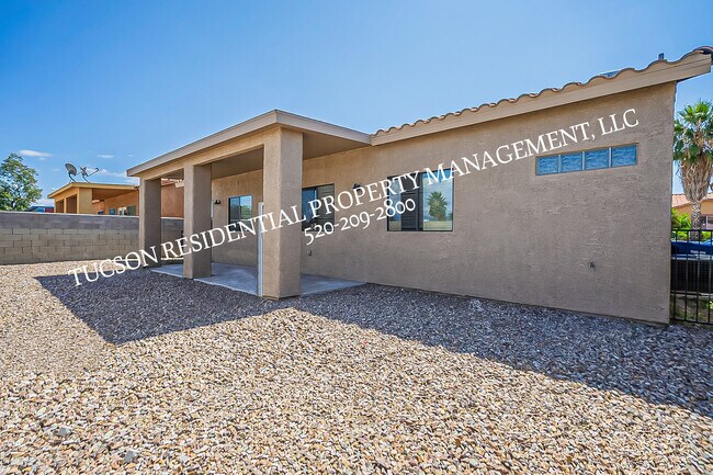 Building Photo - 7399 E Poinciana Pl
