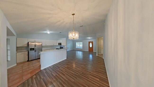 Building Photo - Beautiful 3/2 in Hidden Lake