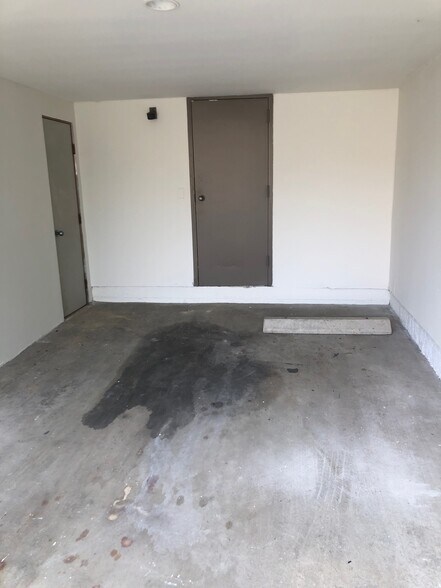 Building Photo - 1733 Lucile Ave