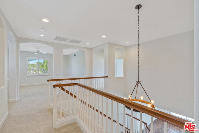 Building Photo - 674 Via de Tierra