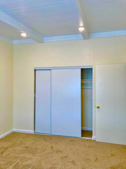 Building Photo - 907 Sharmon Palms Ln