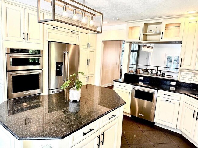 Building Photo - 3782 Kinsley Pl