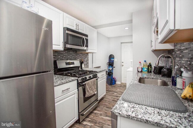 Building Photo - 217 W Lancaster Ave