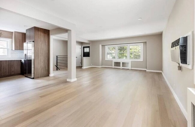 Building Photo - 208-12 53rd Ave