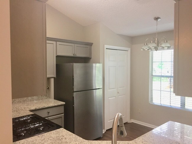 Building Photo - 1475 Chaseway Cir