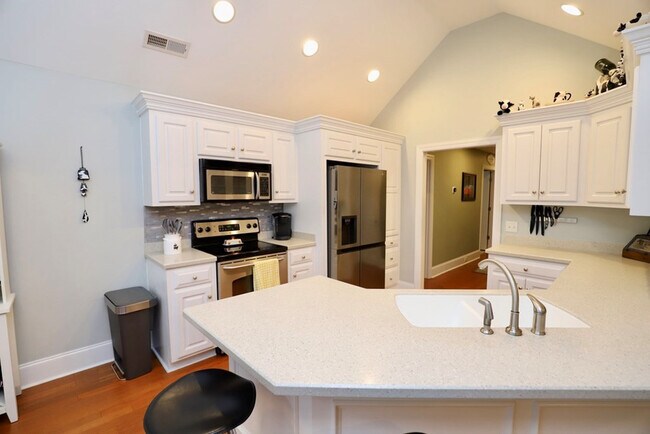 Building Photo - 1280 Winyah St