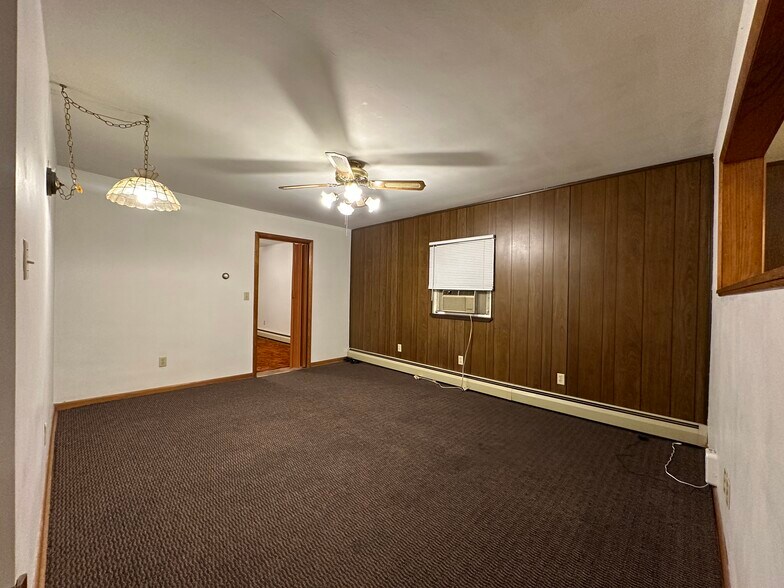 Building Photo - 428 4th Ave