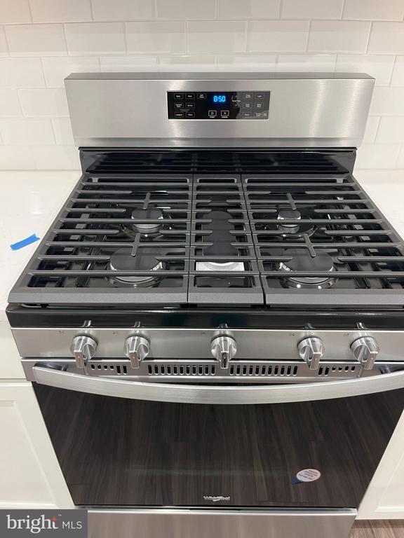 Building Photo - 501 Titanium St