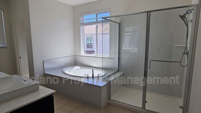 Building Photo - 1317 Essence Ln