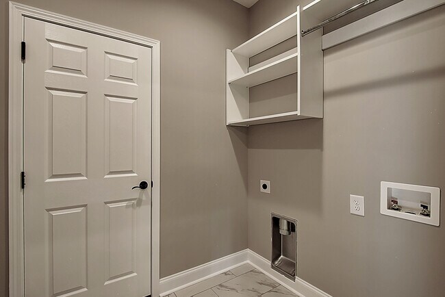 Building Photo - 2075 Haystack Cir