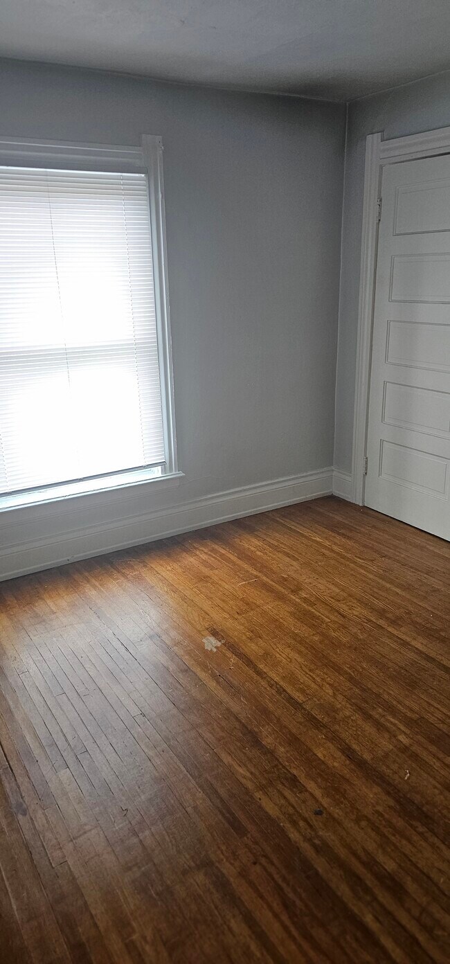 Building Photo - 49 Neise Ave