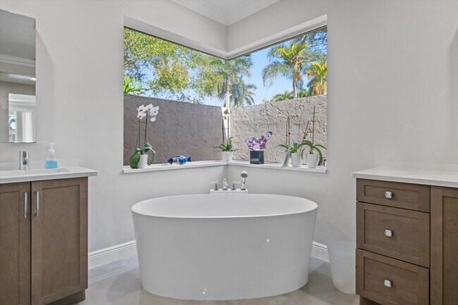 Building Photo - 4841 Exeter Estate Ln