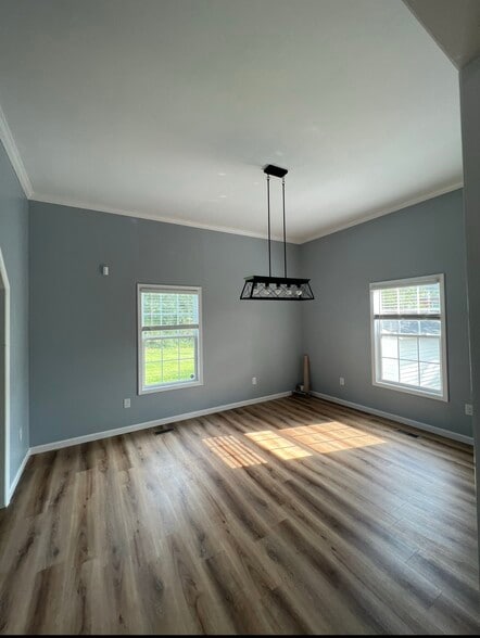 Building Photo - 400 McIver St